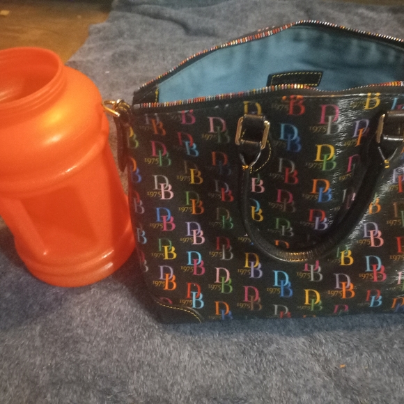 Dooney and burke - Picture 2 of 4